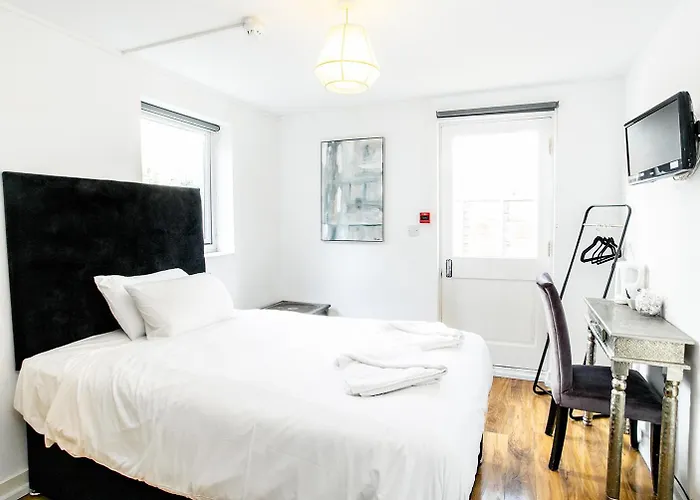 Cambridge House Hotel