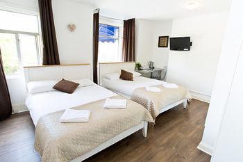 House Hotel 2*